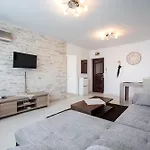 Iconic View - Sala Palatului -top Location 부쿠레슈티