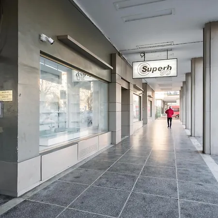 Iconic View - Sala Palatului -top Location