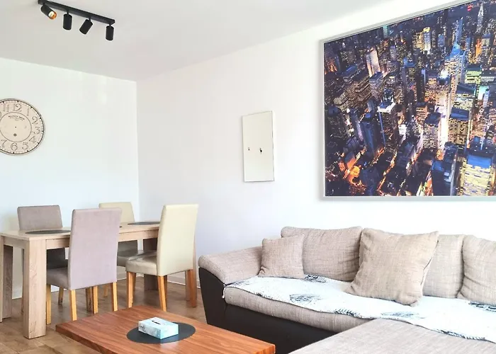 Iconic View - Sala Palatului -top Location